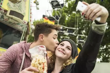 The 'Hard Launch' Phenomenon: Teenagers and Online Relationship Announcements