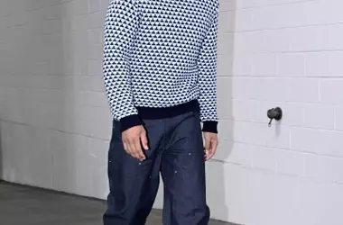 The Resurgence of Roomy Dark Denim: A Fall Style Staple for All Ages