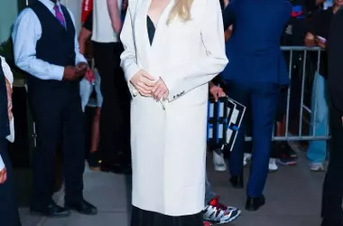 Veronica Leoni's Calvin Klein Red Carpet Style: A Retrospective