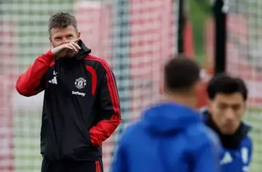 Manchester United Addresses Martinez's Public Criticism, Moves Forward