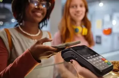 Raising Money-Savvy Kids in a Cashless World
