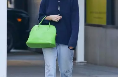 Jennifer Lawrence's Bold Green Hermes Bag Steals the Spotlight, Signaling a Shift in Fashion Trends