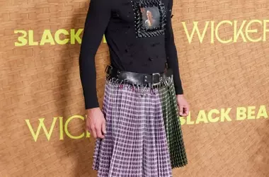 Alexander Skarsg￥rd's Unconventional Red Carpet Attire at the "Wicker" Premiere