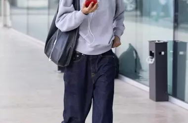 The Ultimate Guide to Styling Baggy Jeans with the Perfect Footwear